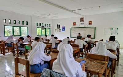 MA Al-Furqon Cimerak Sukses Laksanakan Ujian Madrasah Secara Online
